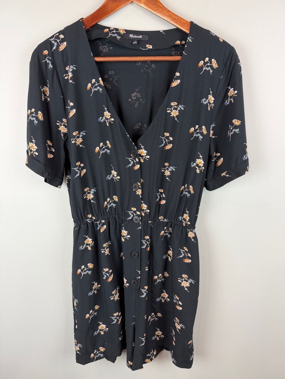 Madewell black Button-Front Day Romper in Daisies size Small cottagecore